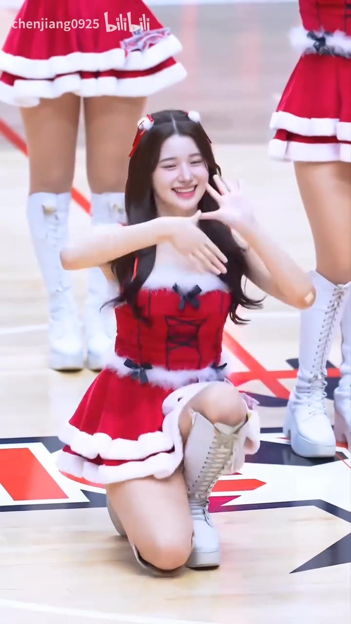 😍经典圣诞特辑！这就是为啥圣诞节要去现场看球~